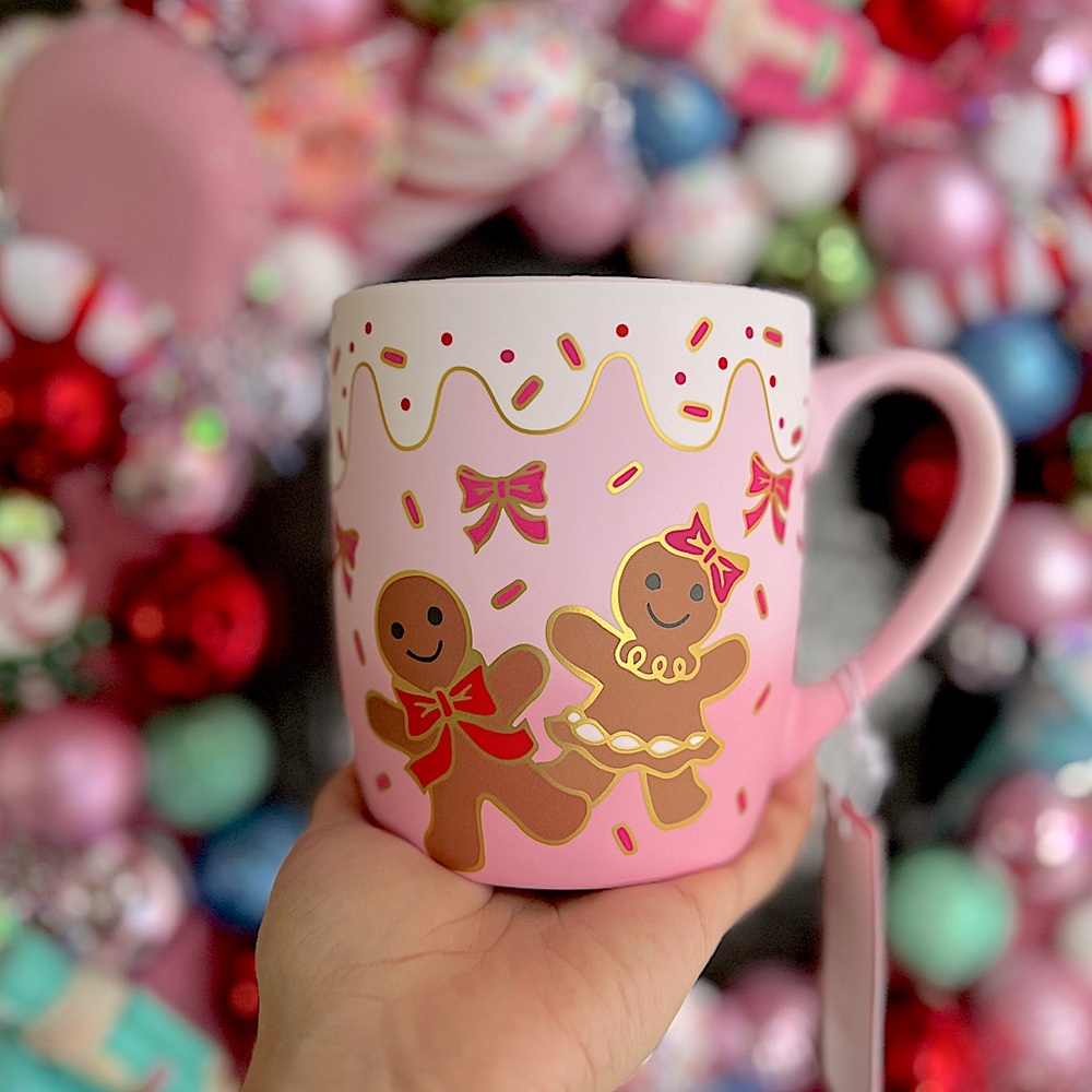 ✨NEW🍪Peppermint and Pine Soft Touch Light Pink Gingerbread Couple Mug🎀